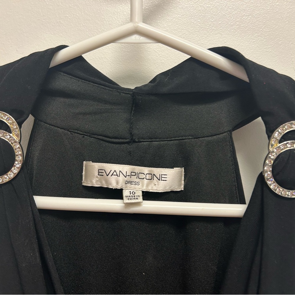 Evan Picone Black Sleeveless Halter Fit and Flare Dress. size 10 - Picture 6 of 6